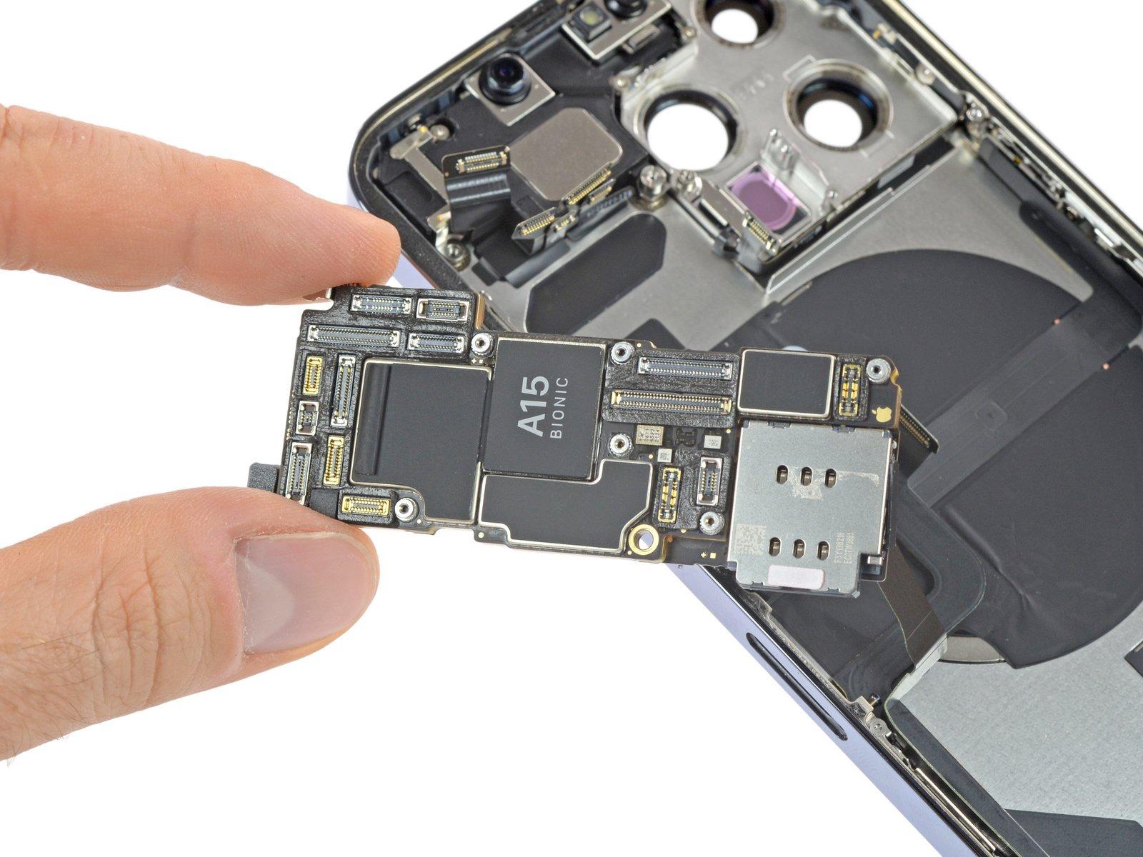 Reparación de móviles y placa base iPhone en Málaga